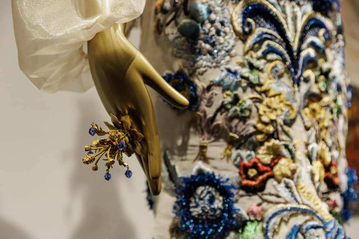 Guo_Pei_fashion_imagination_mplus_18_zolima_citymag